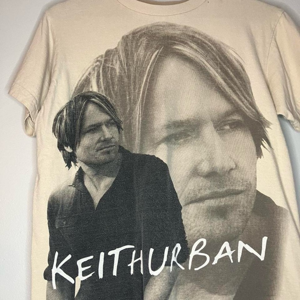 Keith Urban Defying Gravity tee